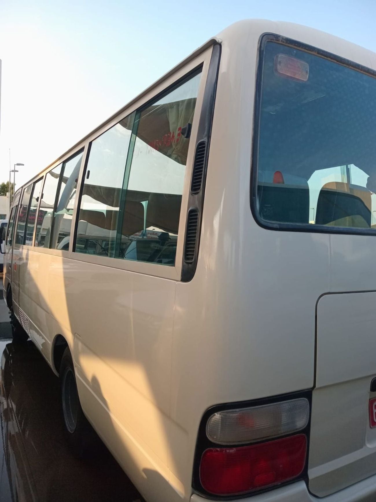 تويوتا كوستر DIESEL 30 SEATER MANUAL TRANSMISSION