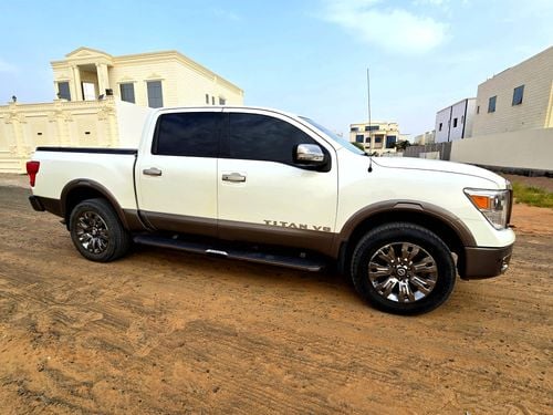 نيسان تايتان