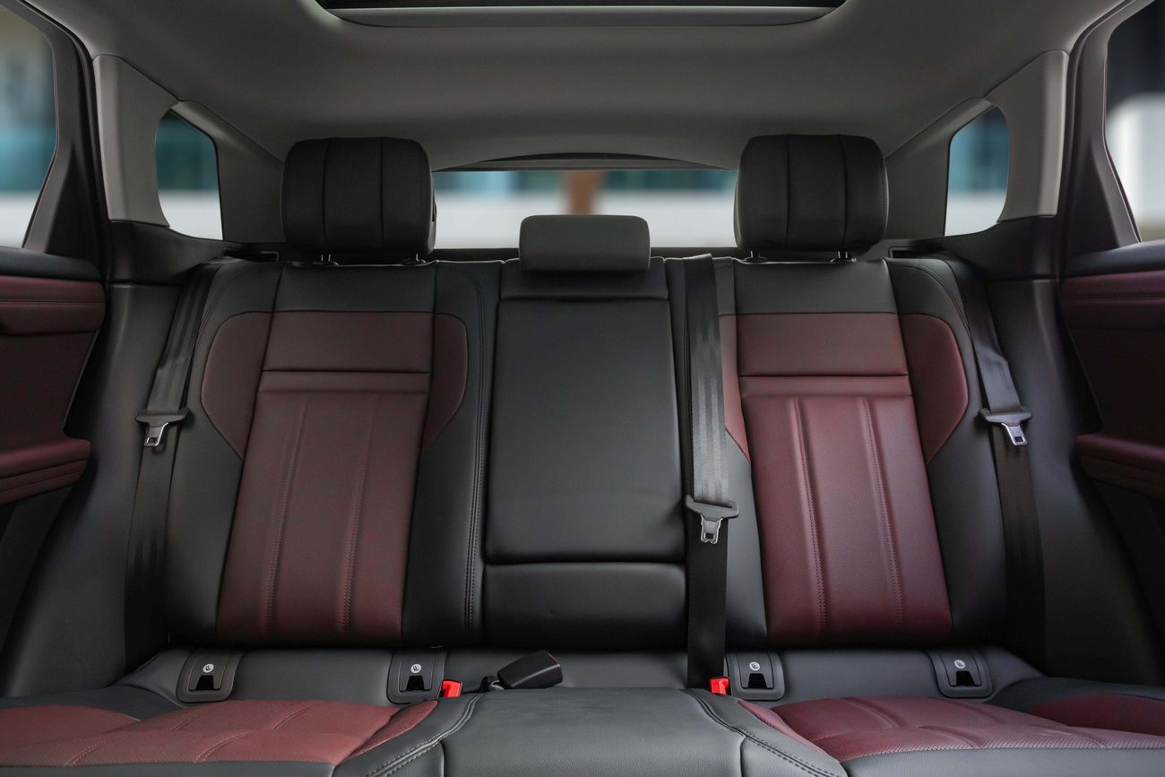 Land Rover Range Rover Evoque Range Rover | 3,721 P.M | 0% Downpayment | EVOQUE SE P250 R DYNAMIC!