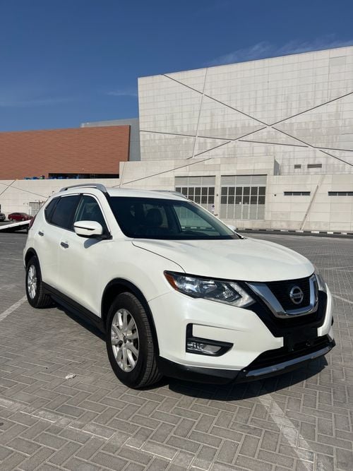 Nissan Rogue SV 7 seats 4 cylinder