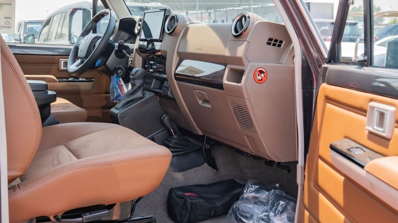 تويوتا لاند كروزر 70 2025 Toyota Land Cruiser LC 71 4.0L Petrol AT Full Option Dark Grey