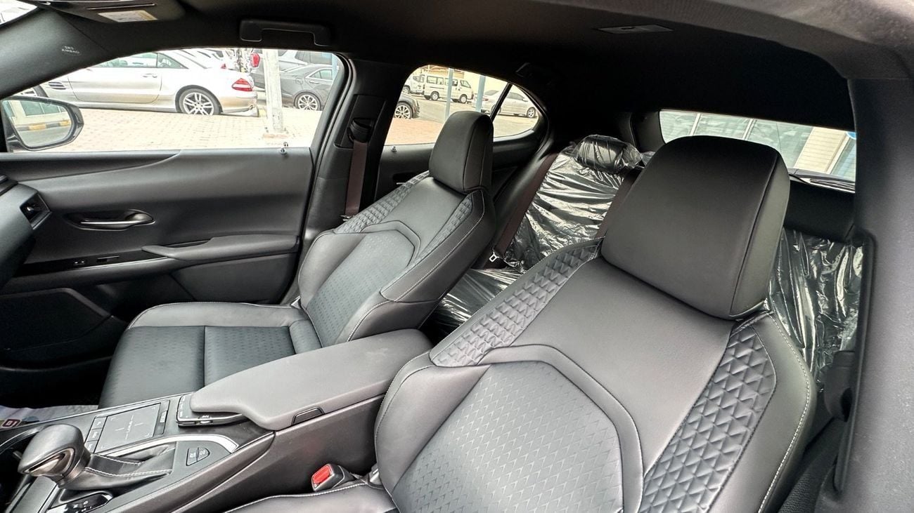 Lexus UX250h Hybrid