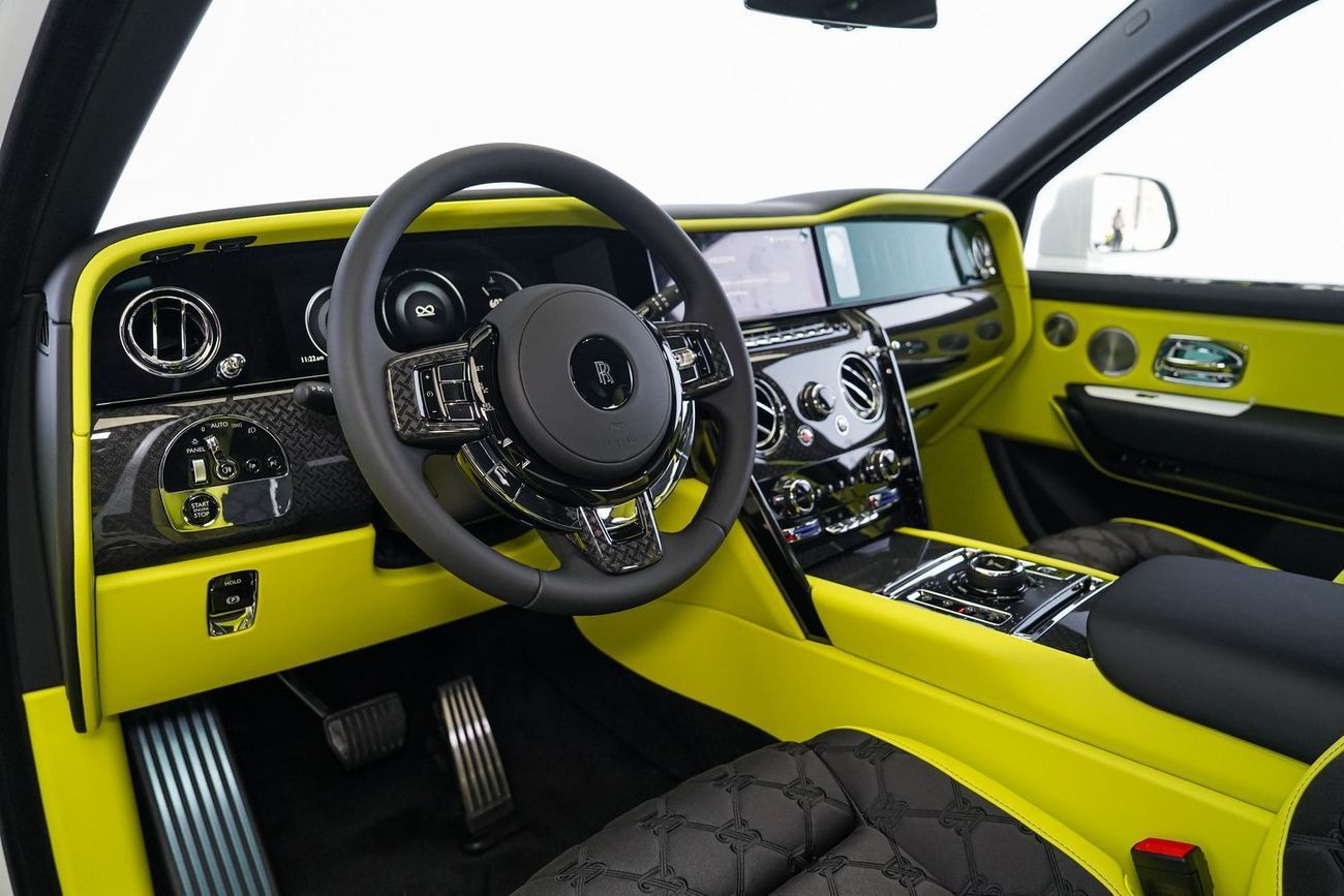 Rolls-Royce Cullinan BLACK BADGE DUALITY SEATS