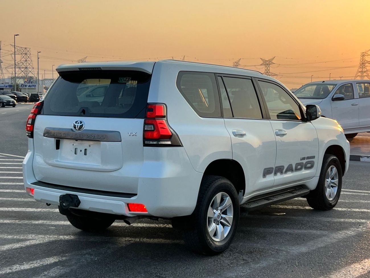 تويوتا برادو 2023 Toyota Prado TX 2.7L V4- AWD 4x4 - Full Screen - 3 key - No Accident - 7 Seater
