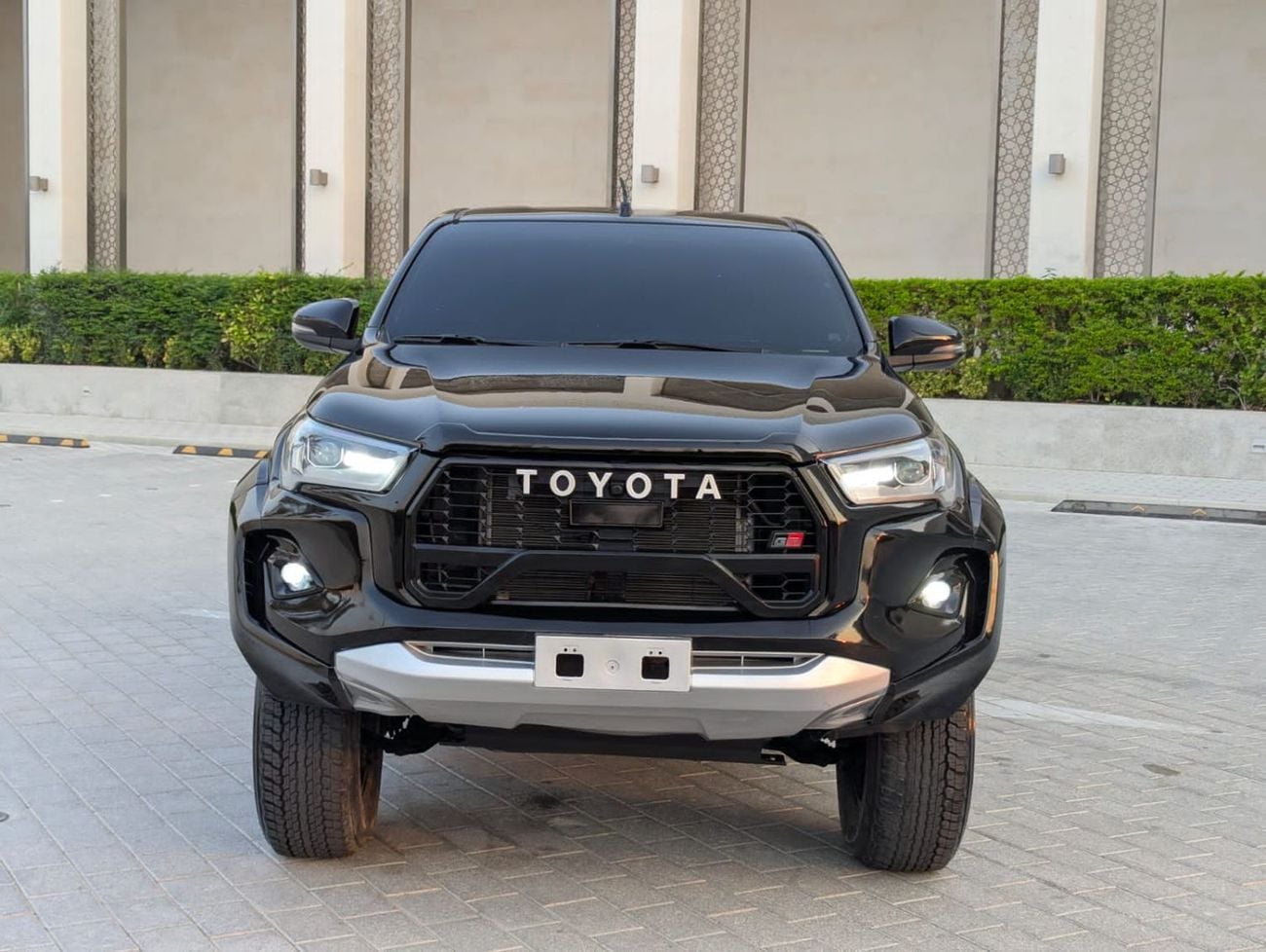 Toyota Hilux GLX 2020 Toyota Hilux GR Sport GCC Specs Facelifted 2025 4x4 V4 2.7L Well-maintained
