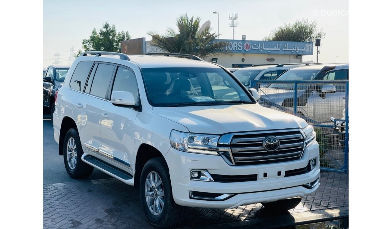 تويوتا لاند كروزر Toyota Landcruiser Sahara diesel engine model 2017 full option top of the range