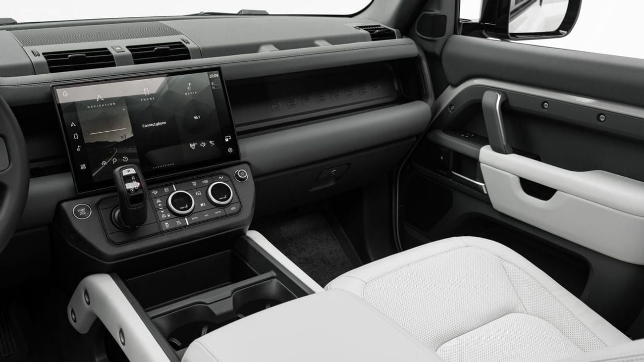 لاند روفر ديفندر X-Dynamic HSE P400e - 2026 - Under Warranty