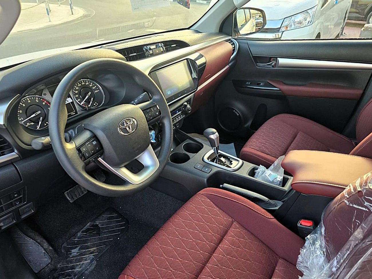 Toyota Hilux Toyota Hilux S GLX 2.7L AWD A/T White Color 2025