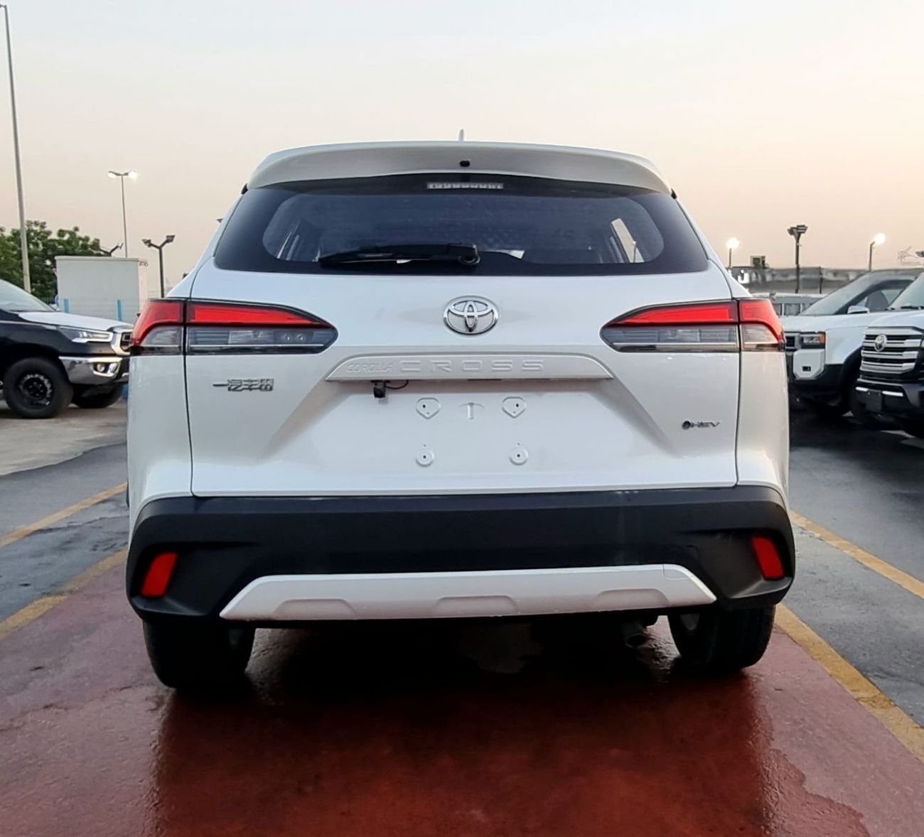 تويوتا كورولا كروس TOYOTA COROLLA CROSS 2.0L HYBRID WITH RADAR MY 2024