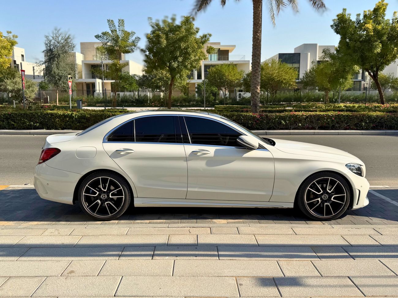 مرسيدس بنز C 200 