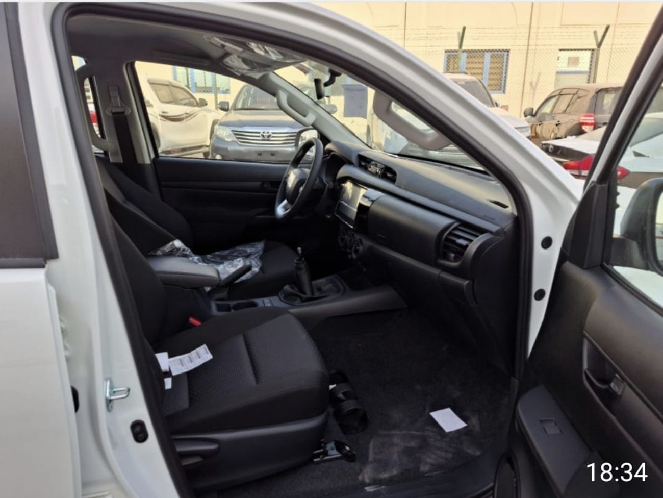 Toyota Hilux Toyota Hilux pickup double cabin manual gear diesel 2.8L wide body  mid option