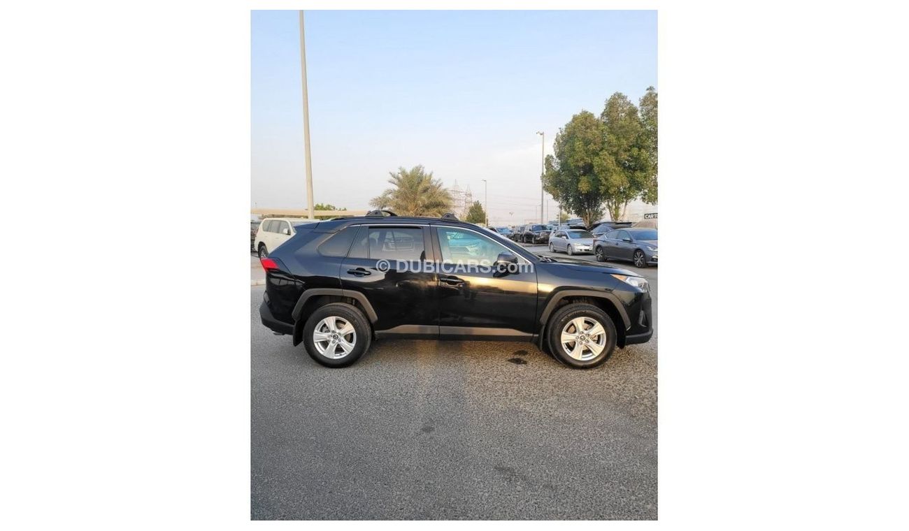 Toyota RAV4 TOYOTA RAV4  XLE FULL OPTION CAR