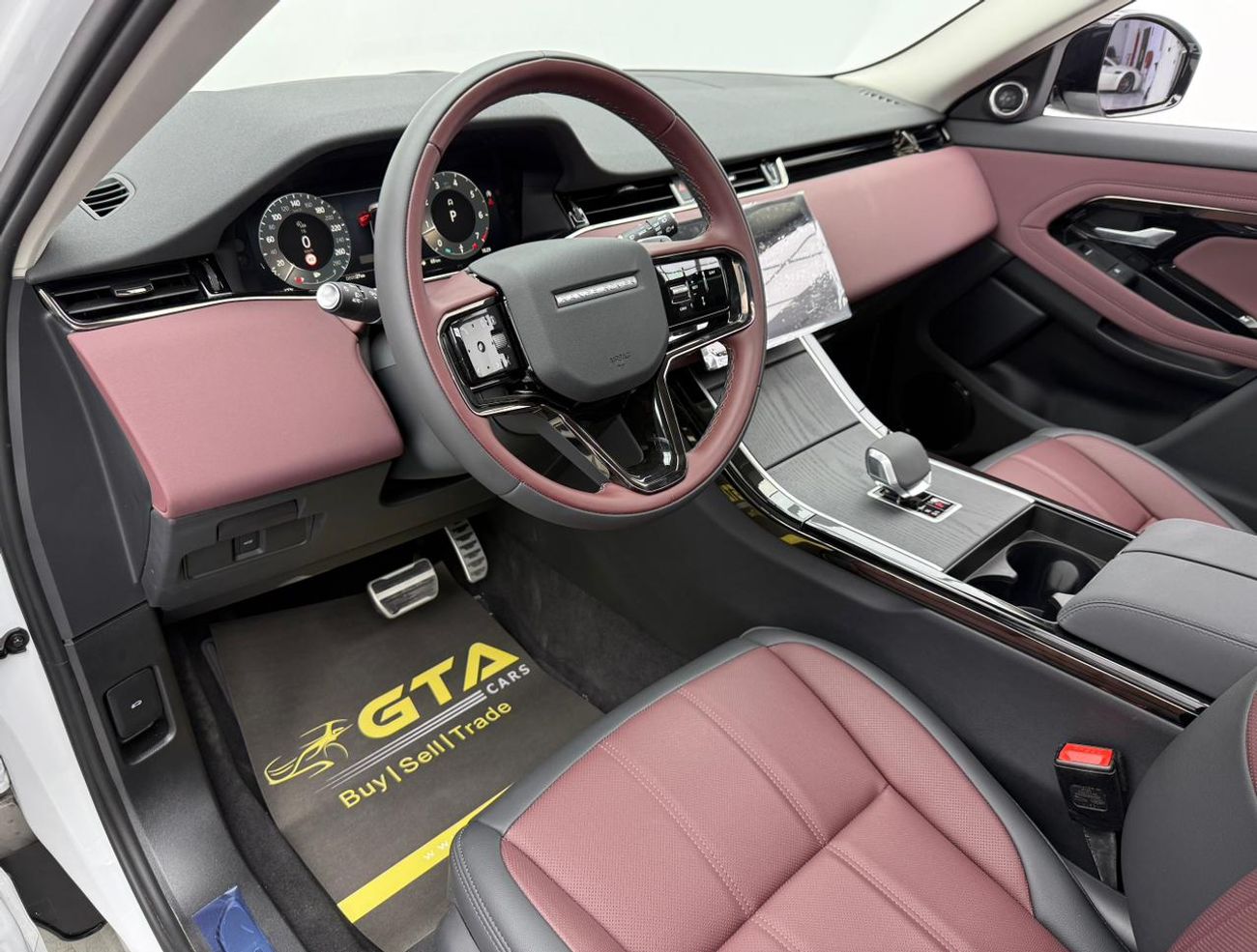 Land Rover Range Rover Evoque P250 SE 2.0L 2025 Range Rover Evoque P250 Dynamic SE ,Warranty ,Brand New.