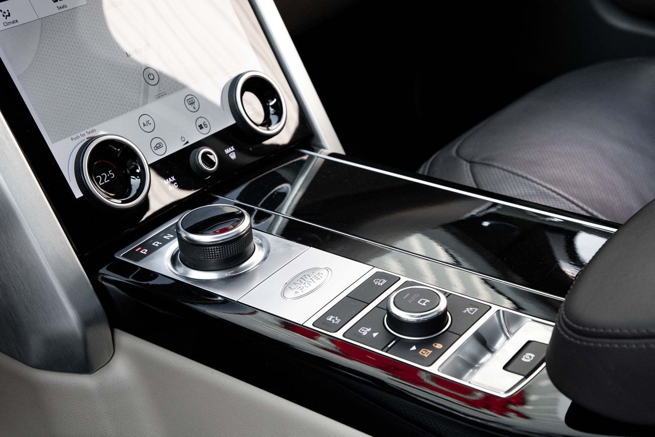 لاند روفر رينج روفر Range Rover | 3,721 P.M | 0% Downpayment | VOGUE P400 | UNDER WARRANTY!