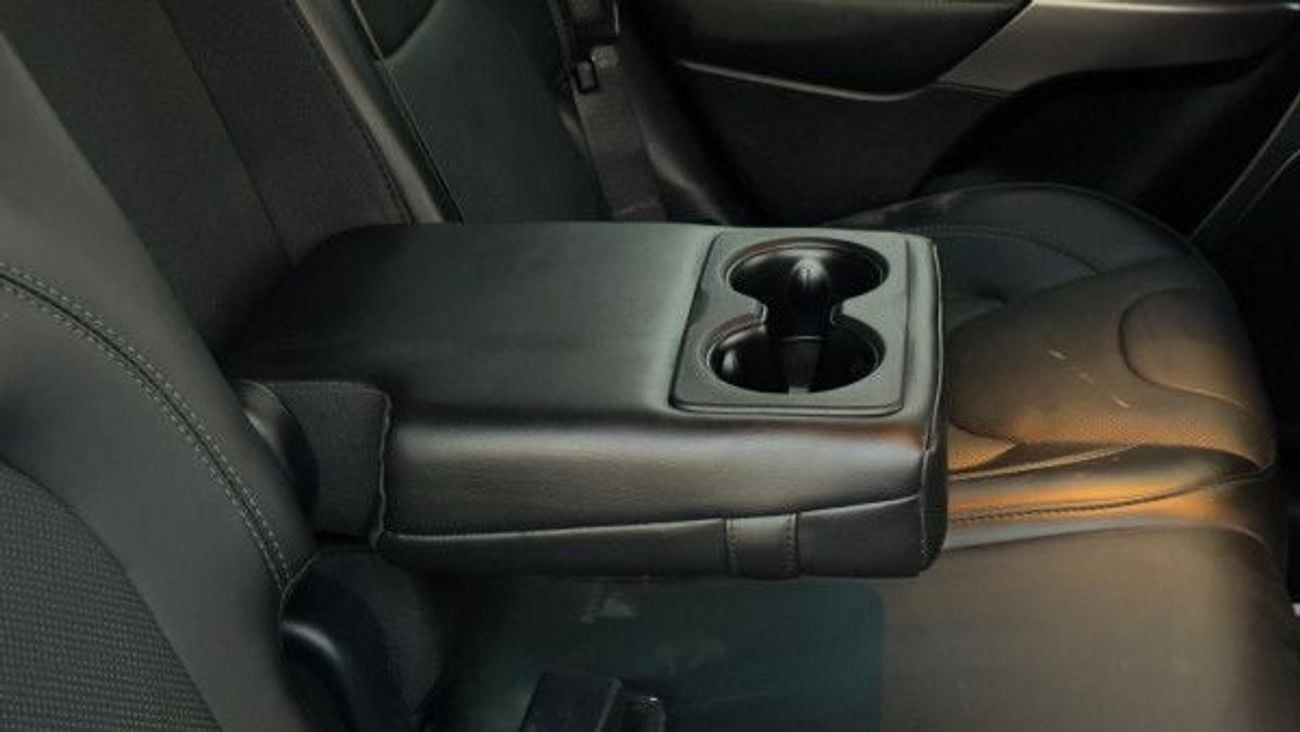 جيب شيروكي PREMIUM FEATURES | AT | LEATHER SEATS | 3.2L PETROL ENGINE | 4WD