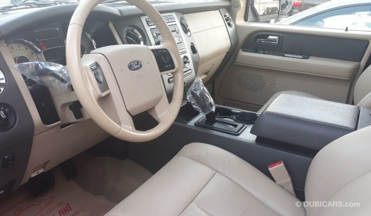 Ford Expedition 2012 Gulf Specs Full options Sunroof Leather interiors