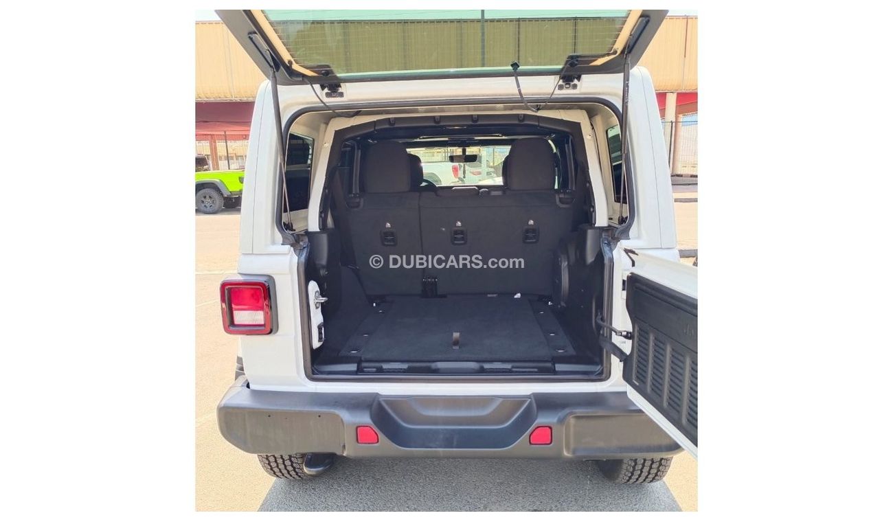 جيب رانجلر صحارى