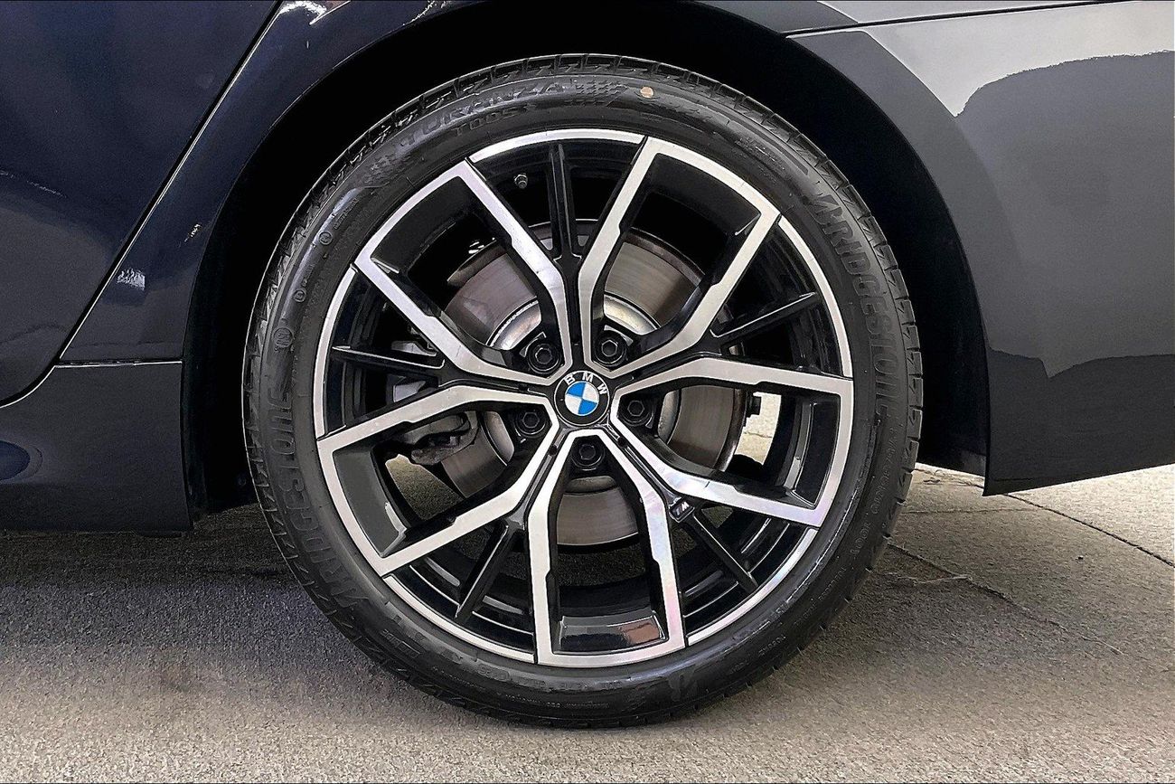 بي أم دبليو 520i M Sport | شامل الضمان | 0 ﺪﻔﻋﺓ ﺃﻮﻟﻯ