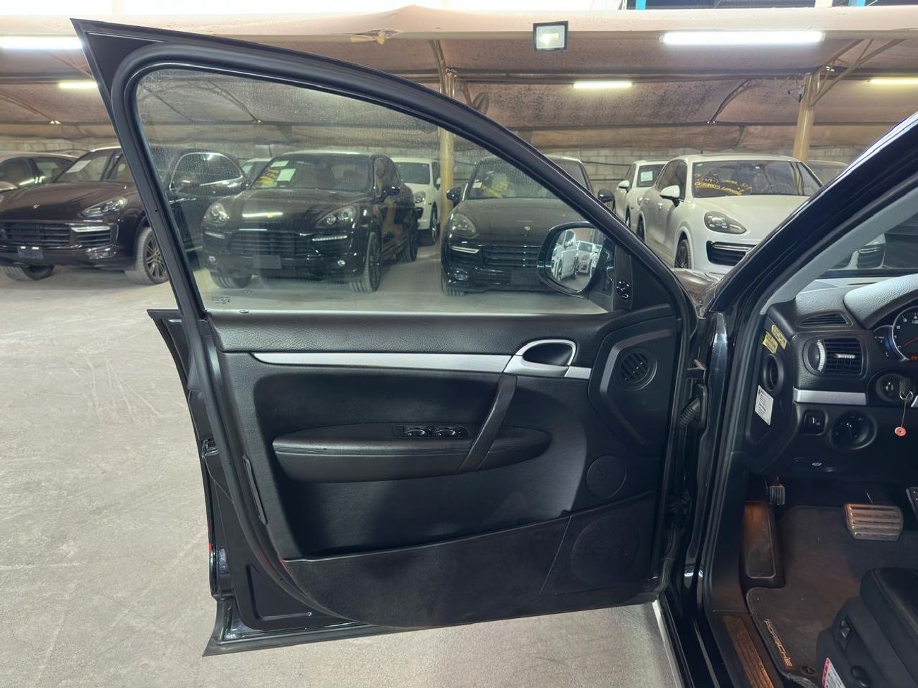 بورش كايان PORSCHE CAYENNE S 2006 4.5L | ROOF-MOUNTED LIGHT BAR | BLACK LEATHER SEATS | OFF-ROAD CUSTOMISED