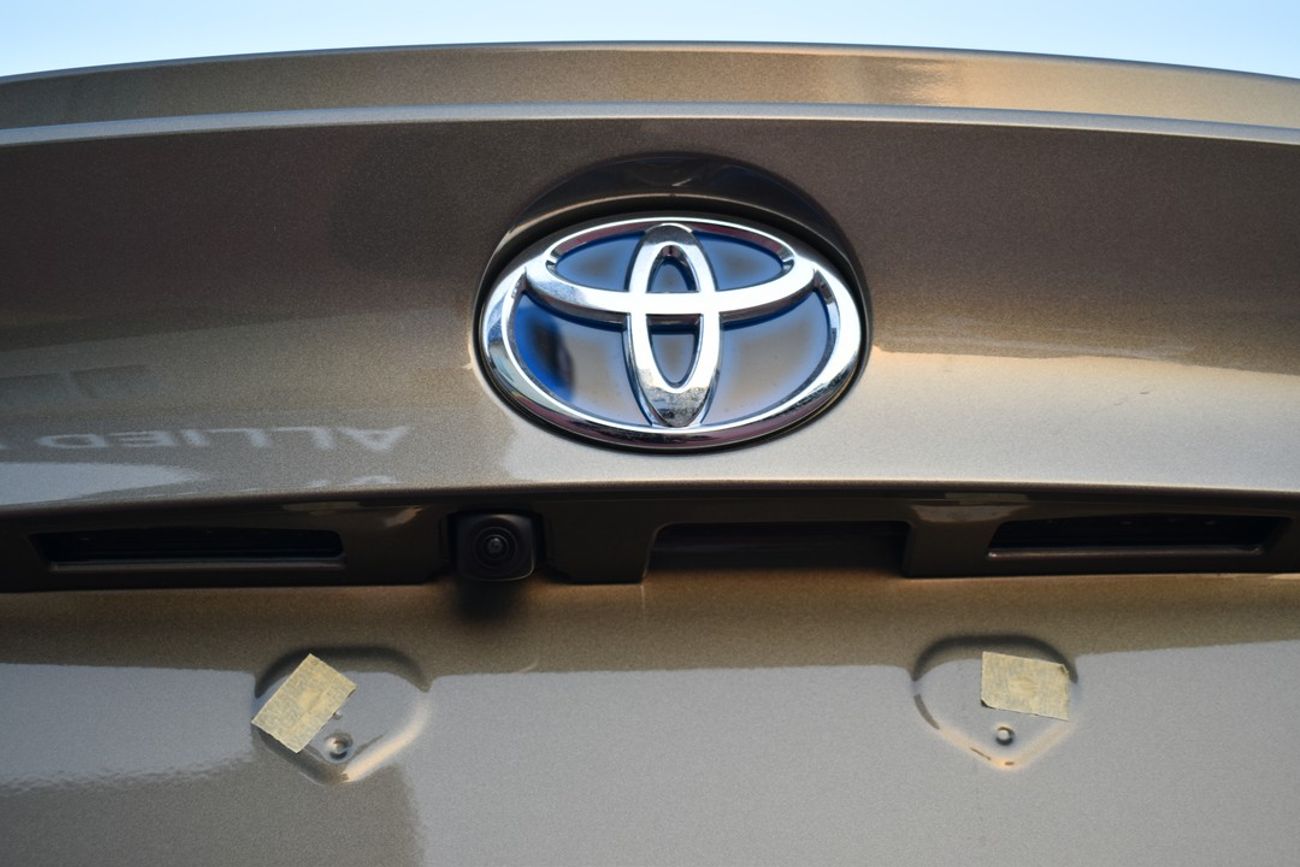 Toyota CHR 1.8L HYBRID LUXURY - 22YM (FOR EXPORT ONLY)