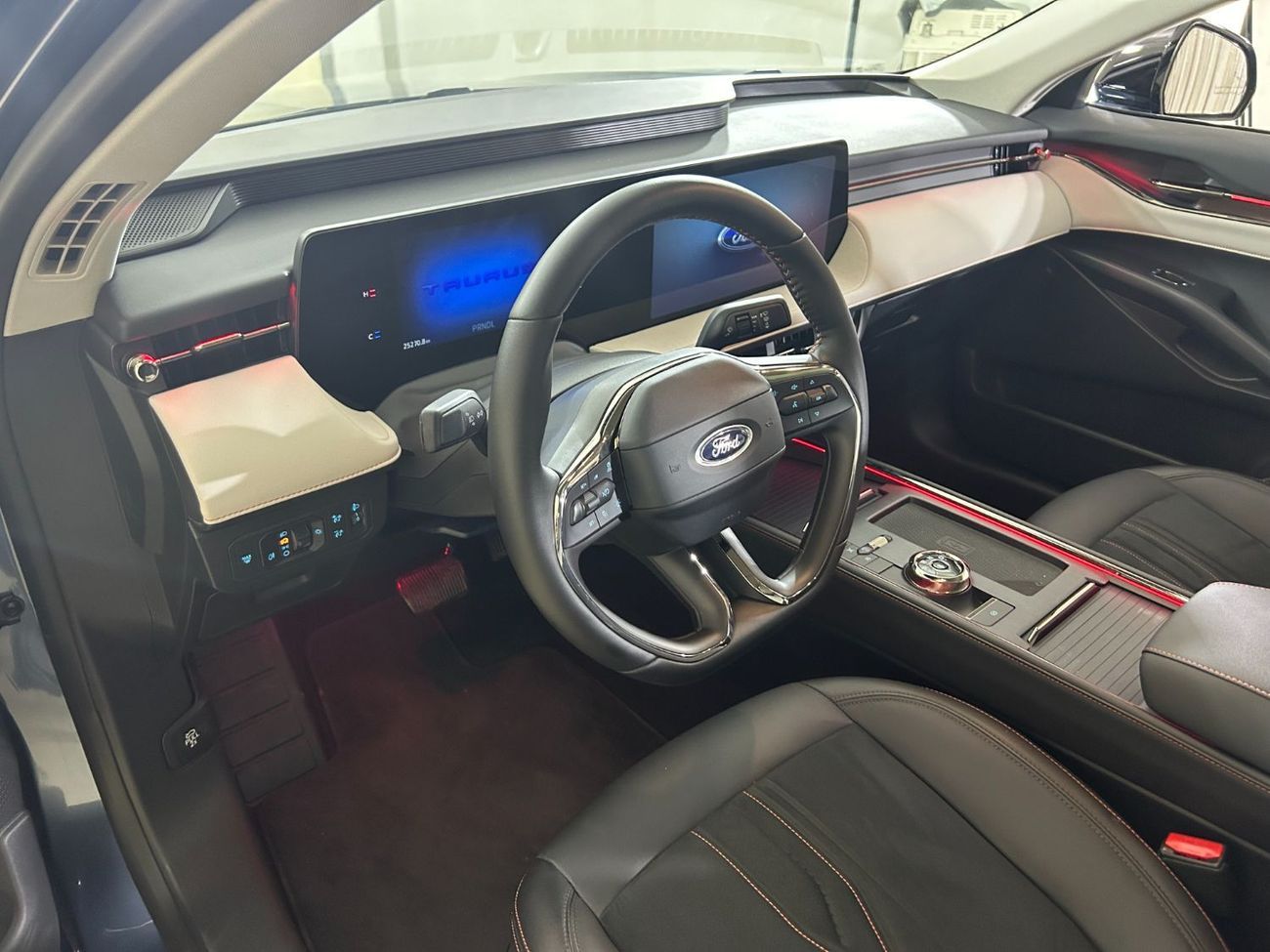 Ford Taurus TPC3223 TAURUS TITANIUM 2.0L GTDI AT LTHR