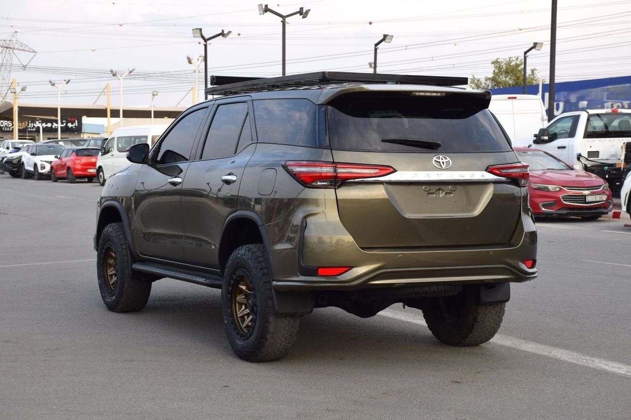 Toyota Fortuner VX2 4X4 Diesel 2.8L (Right Hand)