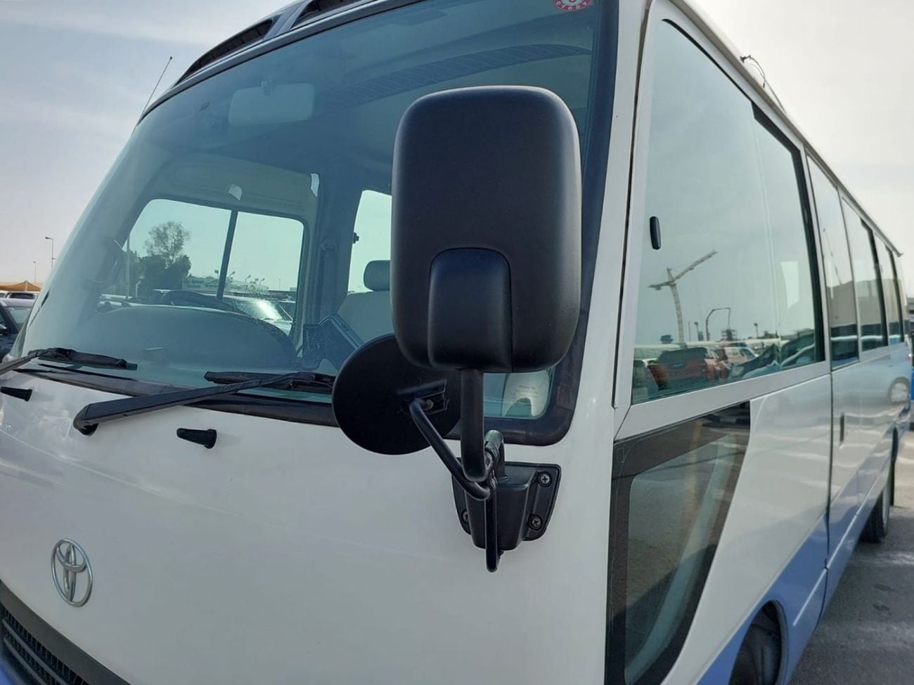 Toyota Coaster TOYOTA COASTER BUS RHD 2005 MODEL 4.0 L DIESEL AUTOMATIC(PM51046)