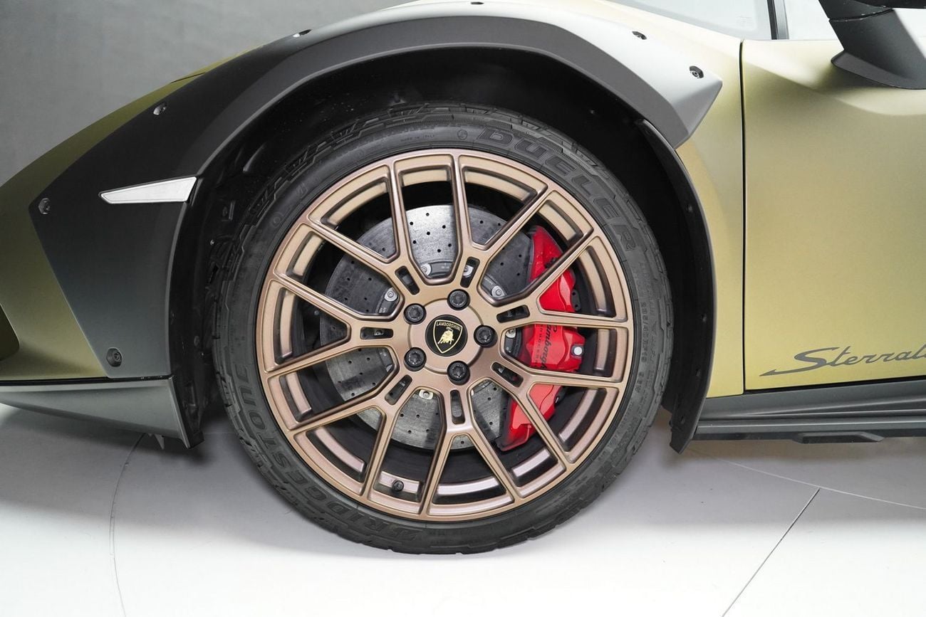 لامبورغيني هوراكان TECNICA STERRATO 5.2L V10