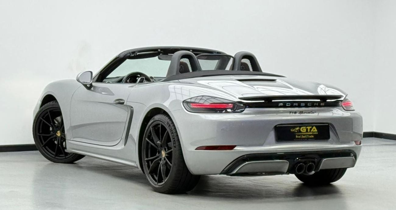 بورش بوكستر 718 Std 2.0L A/T 2025 Porsche 718 Boxster, 2027 Porsche Warranty, Very Low Km, Excellent Condition, GCC