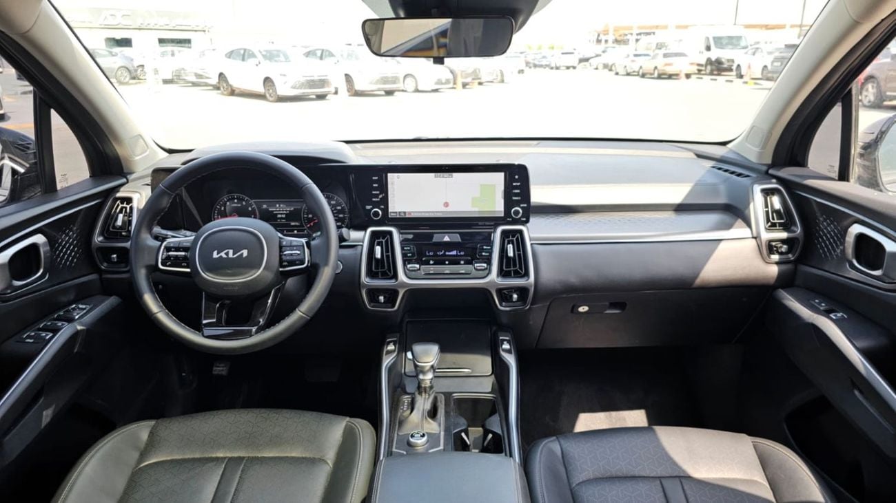 Kia Sorento Std 2.5L AWD SORENTO,2.5L,V4,PANORAMIC ROOF,RADAR,LEATHER SEATS,D.POWER SEAT,7SEATS,LED LIGHTS,A/T,U