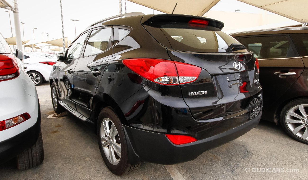 Hyundai Tucson Limited  4WD