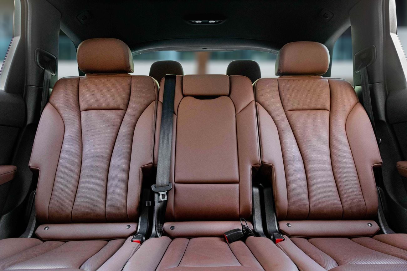 أودي Q7 Q7 S-Line | 5,680 P.M | 0% Downpayment | Audi Q7 S-Line Agency Warranty!