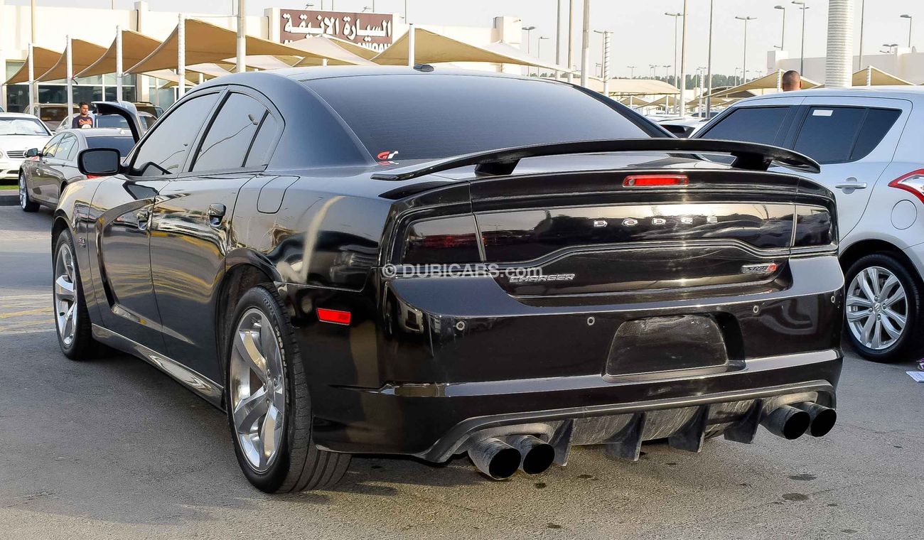 دودج تشارجر 2011 Hemi 5.7 ltr kit SRT8 Full options