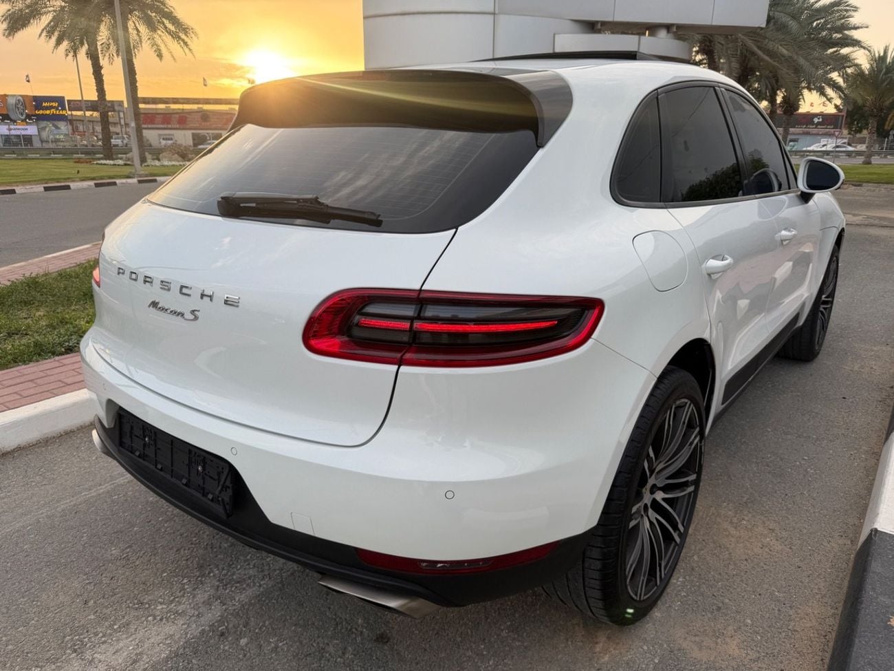 Porsche Macan T 2.0L (260 HP)