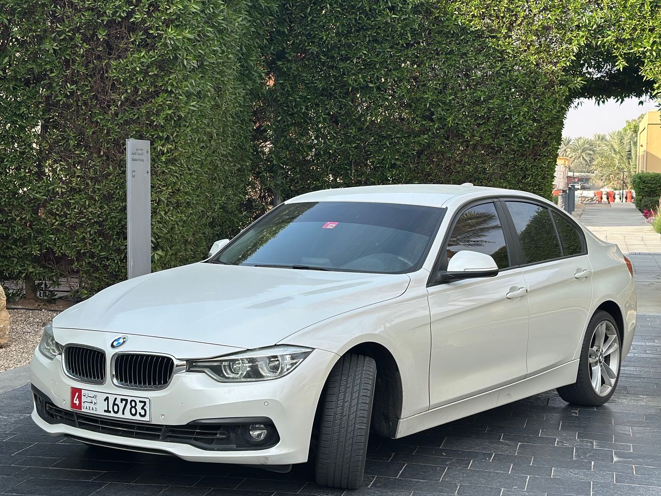 بي أم دبليو 318i