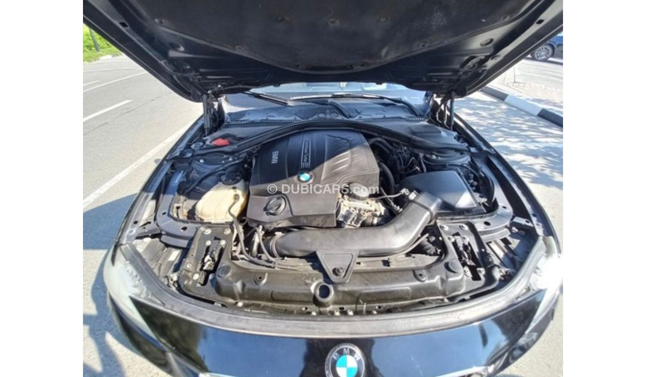 بي أم دبليو 335i 3.0L V6 Twin turbo Luxury line