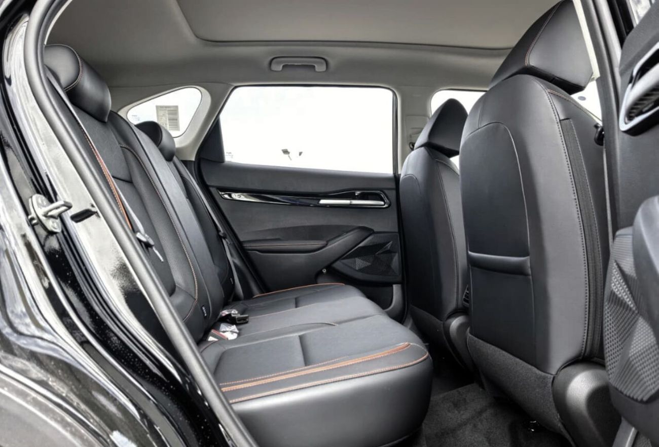 Kia Seltos KIA SELTOS,1.5L,LUXURY,PANORAMIC ROOF,LEATHER SEATS,4 CAMERA,17''AW,A.T,2025