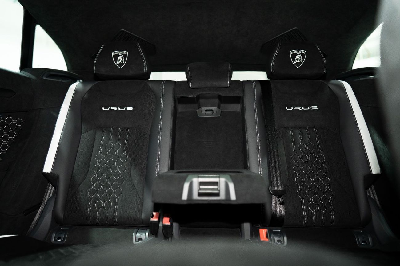 لامبورغيني اوروس 4.0T V8 Performante URUS PERFORMANTE | TWO TONE INTERIOR ALCANTARA SEATS | CARBON INT/EXT | MASSAGE 