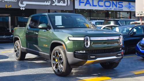 Rivian R1T Ful Electric car with 11 Cameras