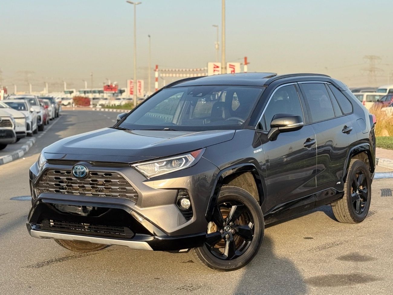 Toyota RAV4 Hybrid XSE Full Option