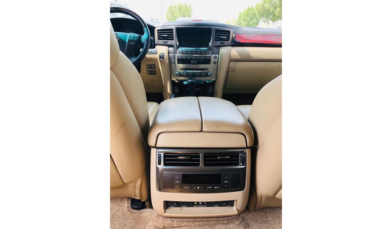 لكزس LX 570 POWER/LEATHER SEATS - FULL OPTION - CONTACT FOR BEST DEAL