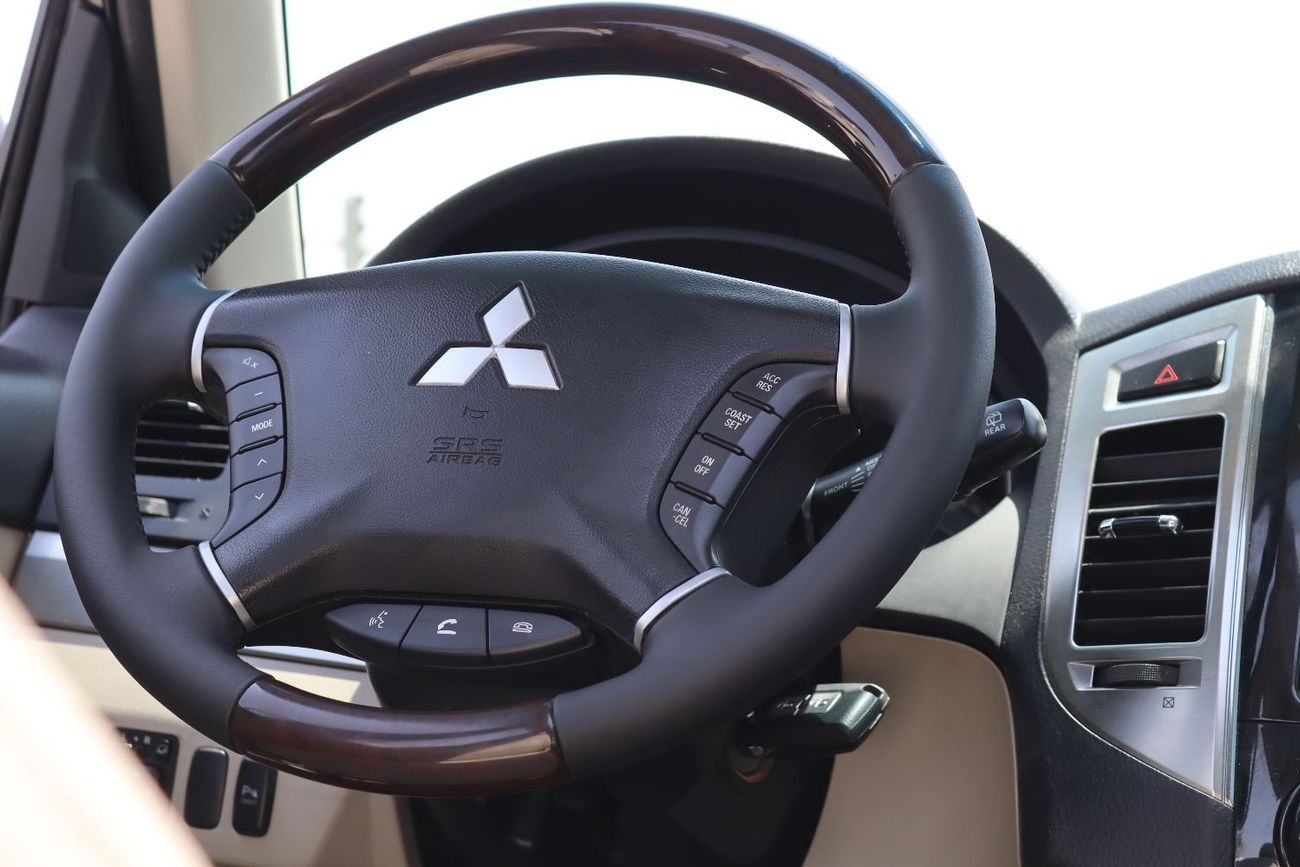 ميتسوبيشي باجيرو GLS Highline 3.5L (186 HP)