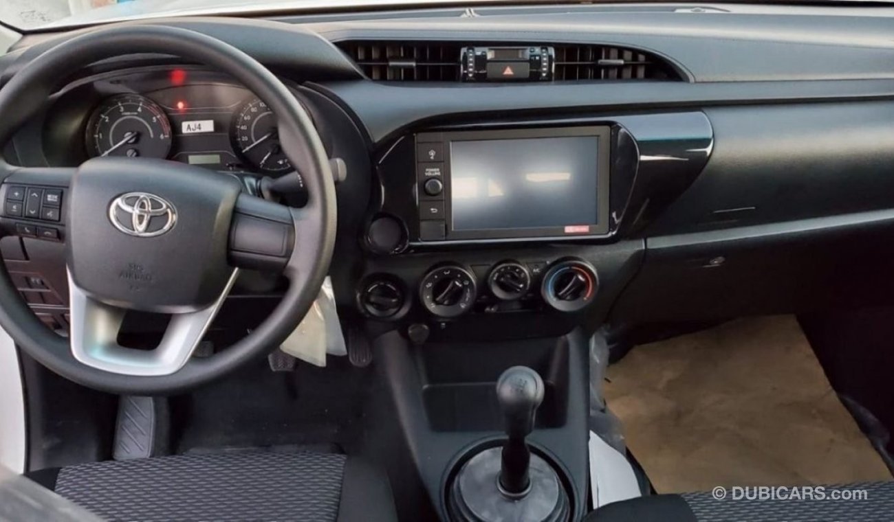 Toyota Hilux double cabin 2.4 Diesel ,,,4X4,,, white color Black interior 2024 Basic option ( for local registrat