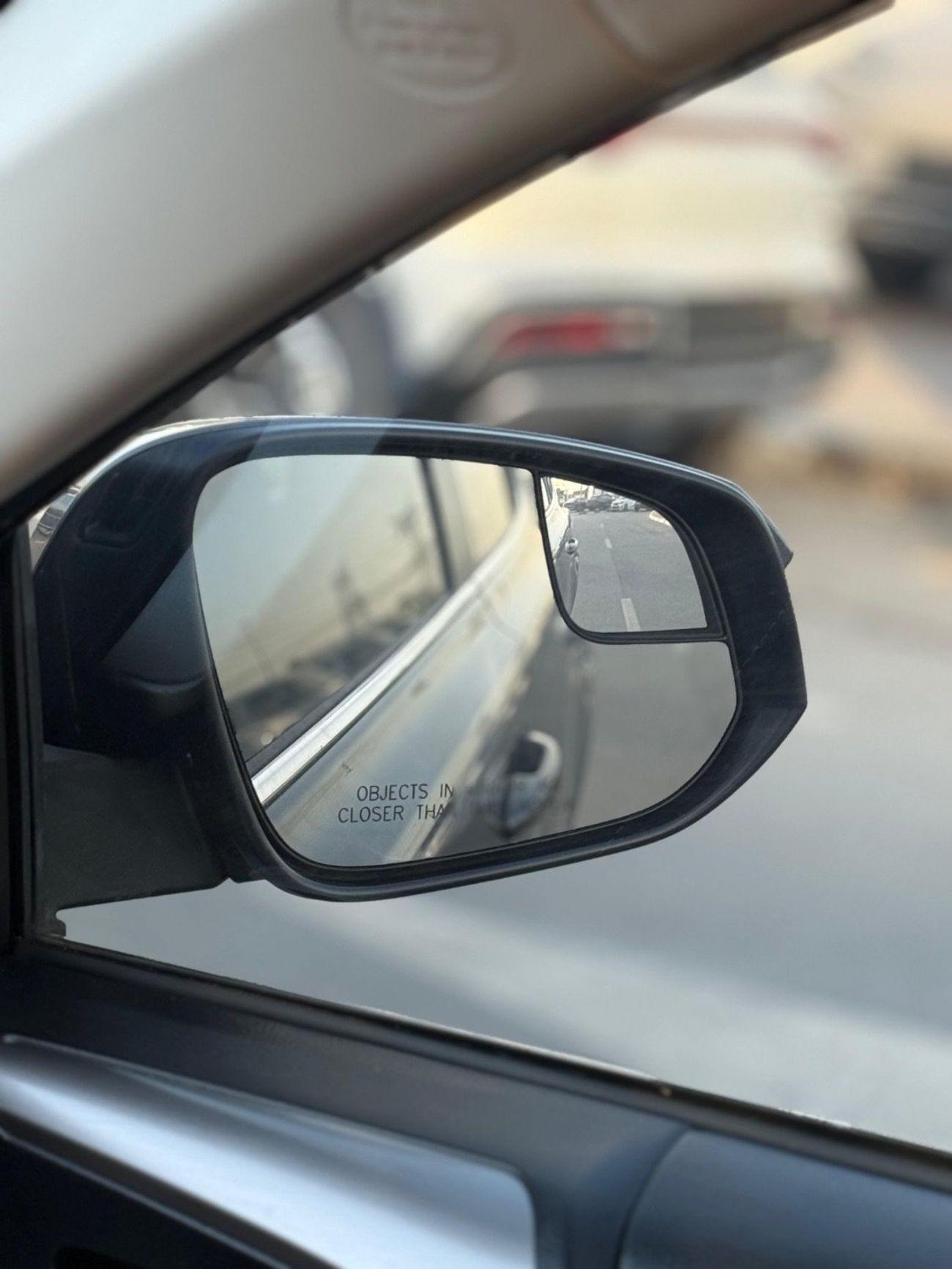 تويوتا راف ٤ XLE sunroof, leather seats Full Option