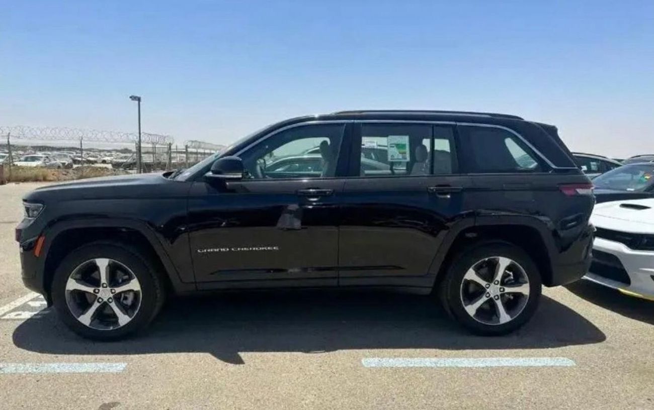 جيب شيروكي 2023 Jeep Cherokee 3.6L 4X4 Petrol 6Cyl Automatic 8 shifts  Zero KM
