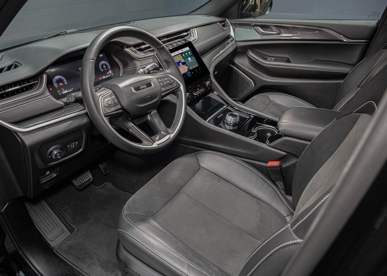 جيب جراند شيروكي L Altitude 3.6L