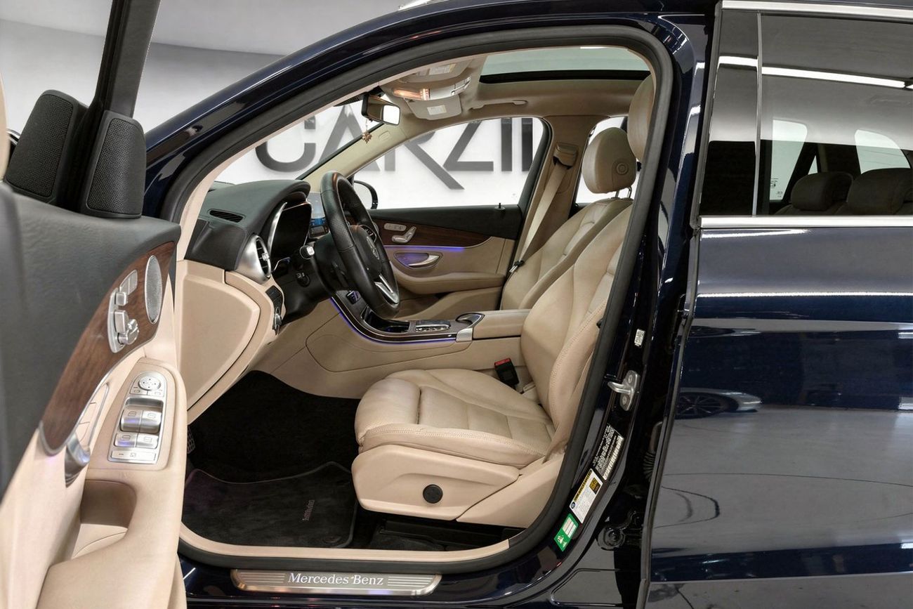 Mercedes-Benz GLC 300 4MATIC 2.0L AED 1,665 / Monthly l 0% Downpayment l Mercedes-Benz GLC 300 4MATIC