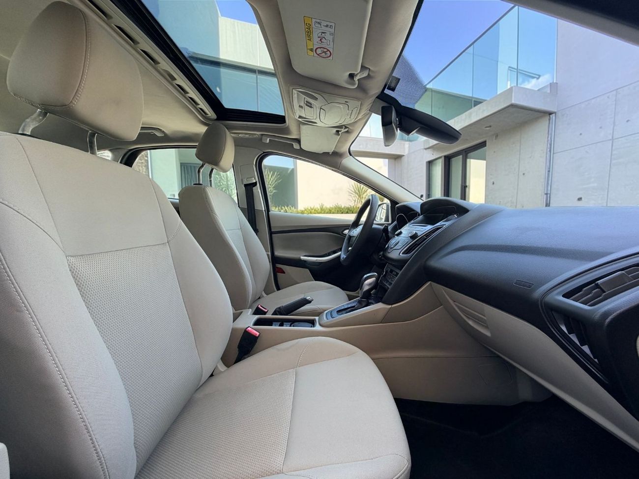 Ford Focus Trend 1.6L Hatchback FORD FOCUS 1.6L A/T Eco boost | 2017 | GCC SPECS | AED 530 per month