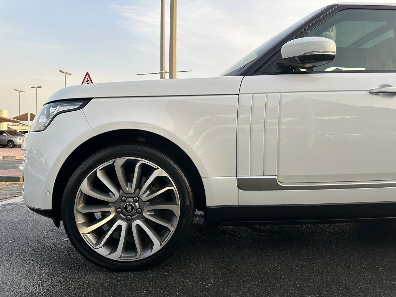 Land Rover Range Rover Range Rover SE_GCC_2015_Excellent Condition _Full option