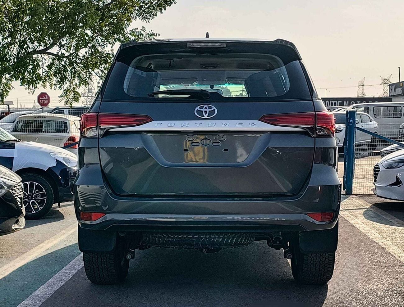 Toyota Fortuner 2.7L V4 PETROL | SC DVD + CAMERA | MANUAL A.C | 4X4 | CODE # FP27F1